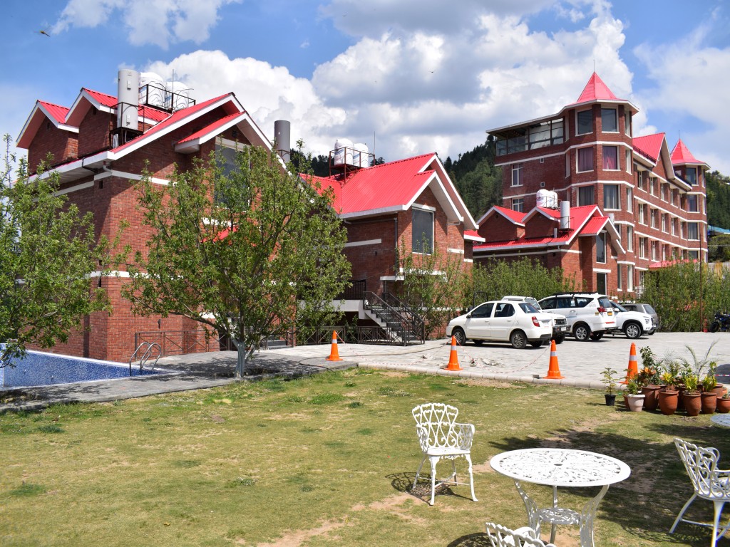 DE-EXOTICA RESORT AT THEOG SHIMLA